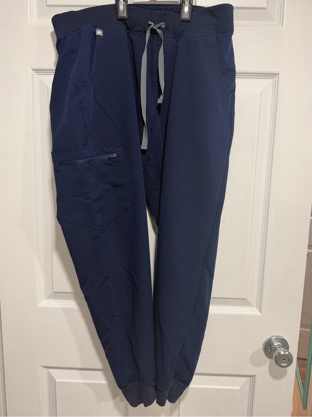 Figs Women’s Navy Drawstring Jogger Scrub Pants